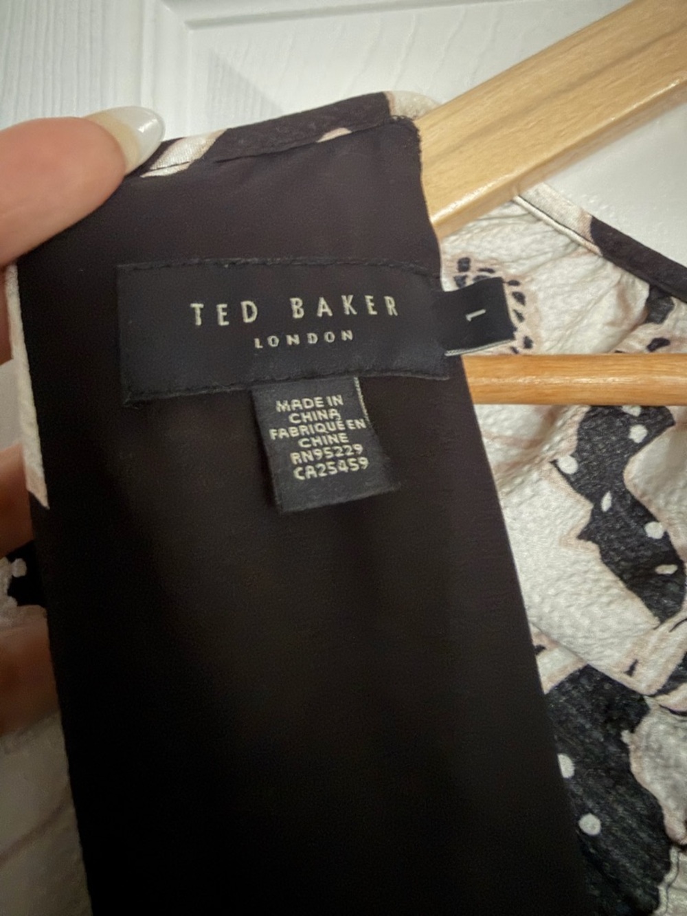Ted Baker London Abriee Puff Sleeve Midi Dress - Picture 5 of 8